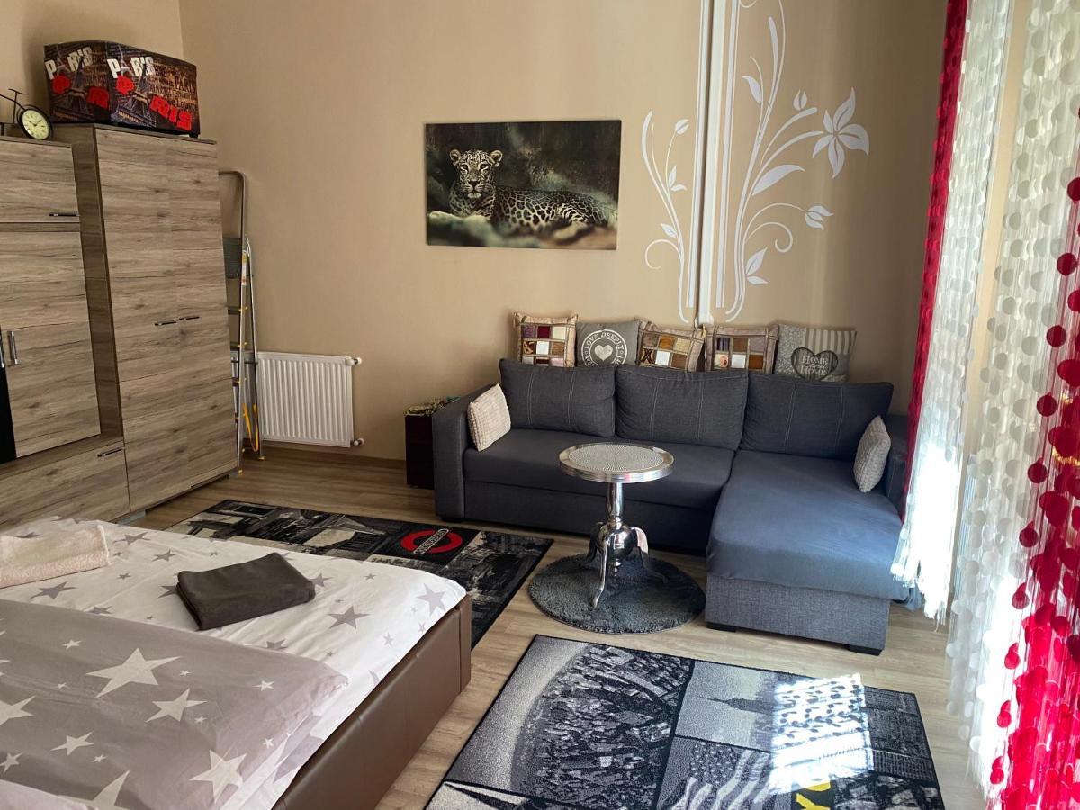 Apartment Near Opera In Downtown Budapest Eksteriør bilde